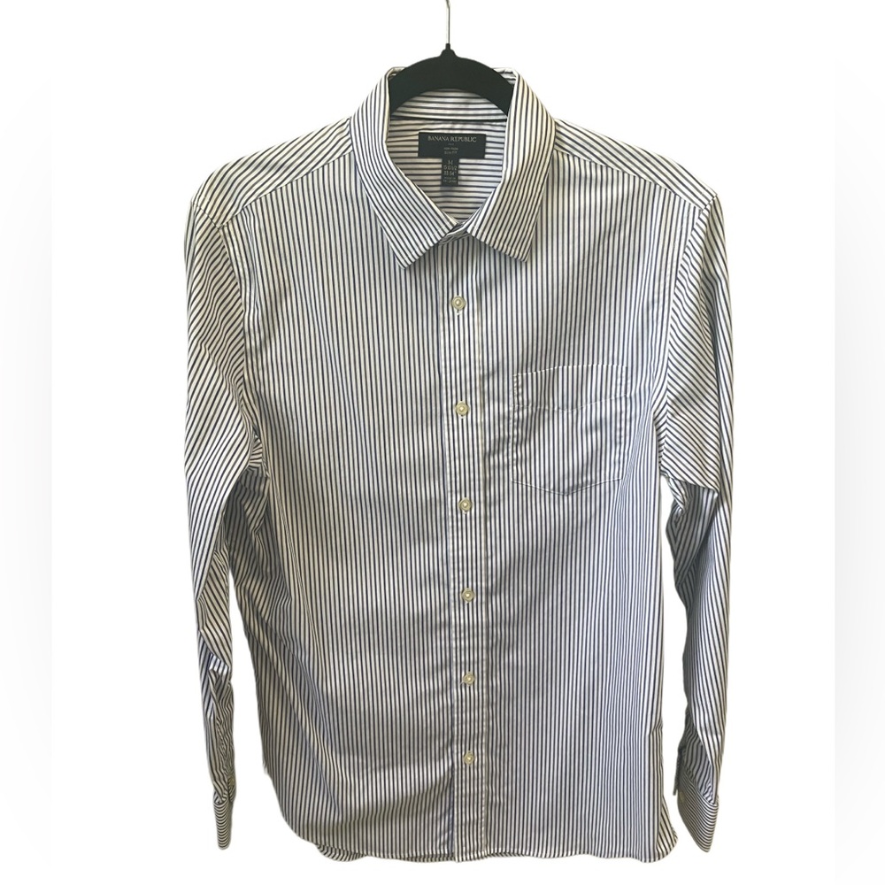 Banana Republic Black and White Casual Button Down Shirt